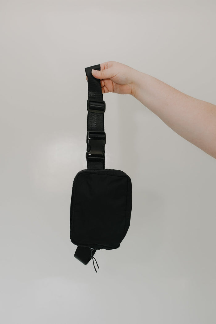 BLACK NYLON BUM BAG WITH ADJUSTABLE BUCKLE STRAP LIGHTWEIGHT HANDS - FREE BUM BAG WITH ZIPPERED POCKETS - Love Marlow