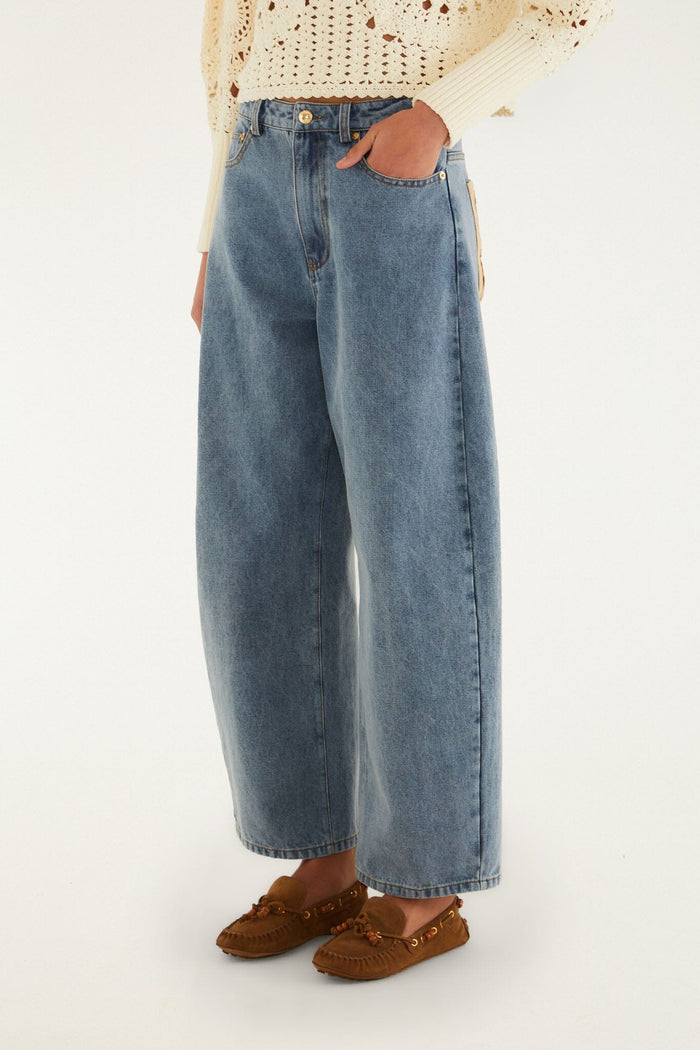 FARM Rio model wearing the Blue Denim Richelieu Wide-Leg Pants