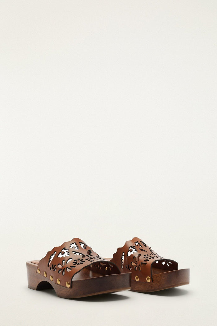 FARM Rio model wearing the Brown Lace Leather Clog