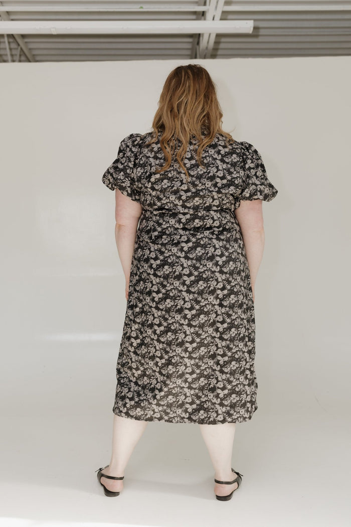BUTTON FRONT FITTED FLORAL DRESS - Love Marlow