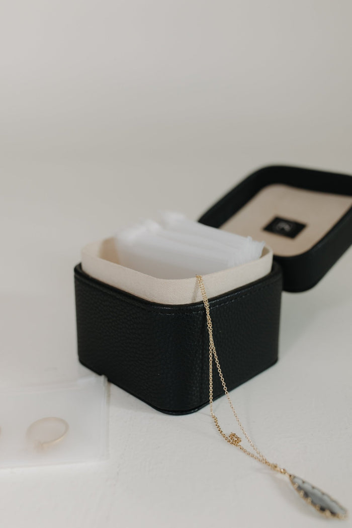 COMPACT TRAVEL JEWELRY & PILL ORGANIZER 14 REUSABLE POUCHES - Love Marlow