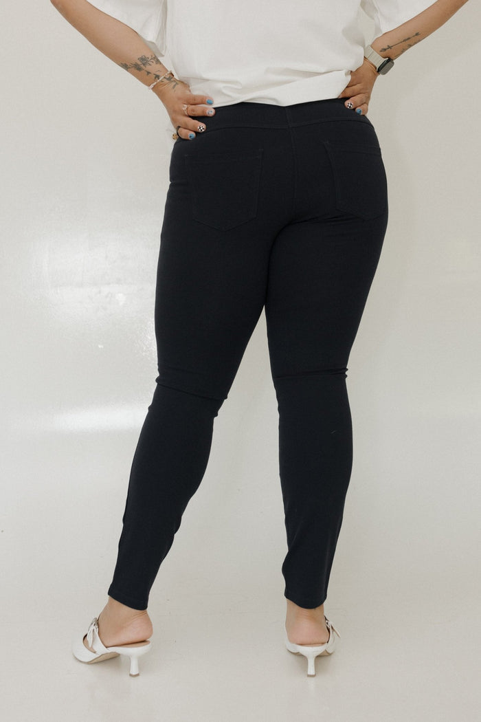 TREGGING IN DEEP NAVY - Love Marlow